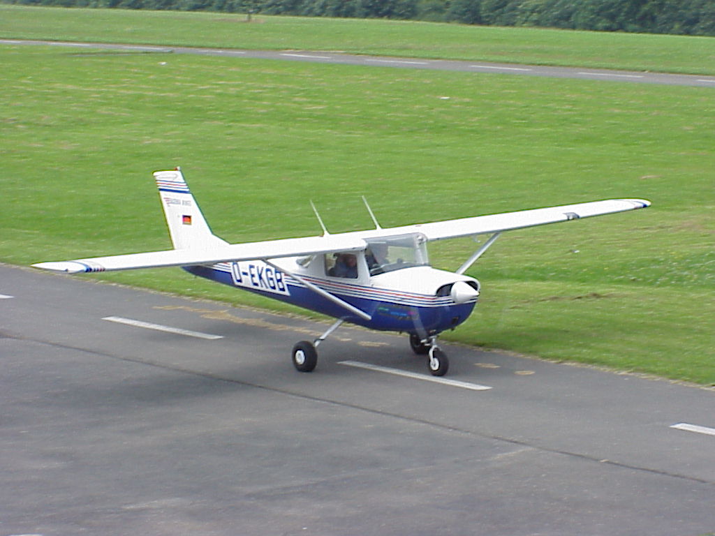 Cessna C150 C152 Aircraft history performance and specifications
